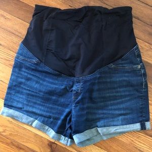 Isabelle maternity cross back shorts size 10